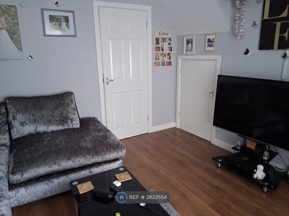 Property photo 2 of 9 Living Room