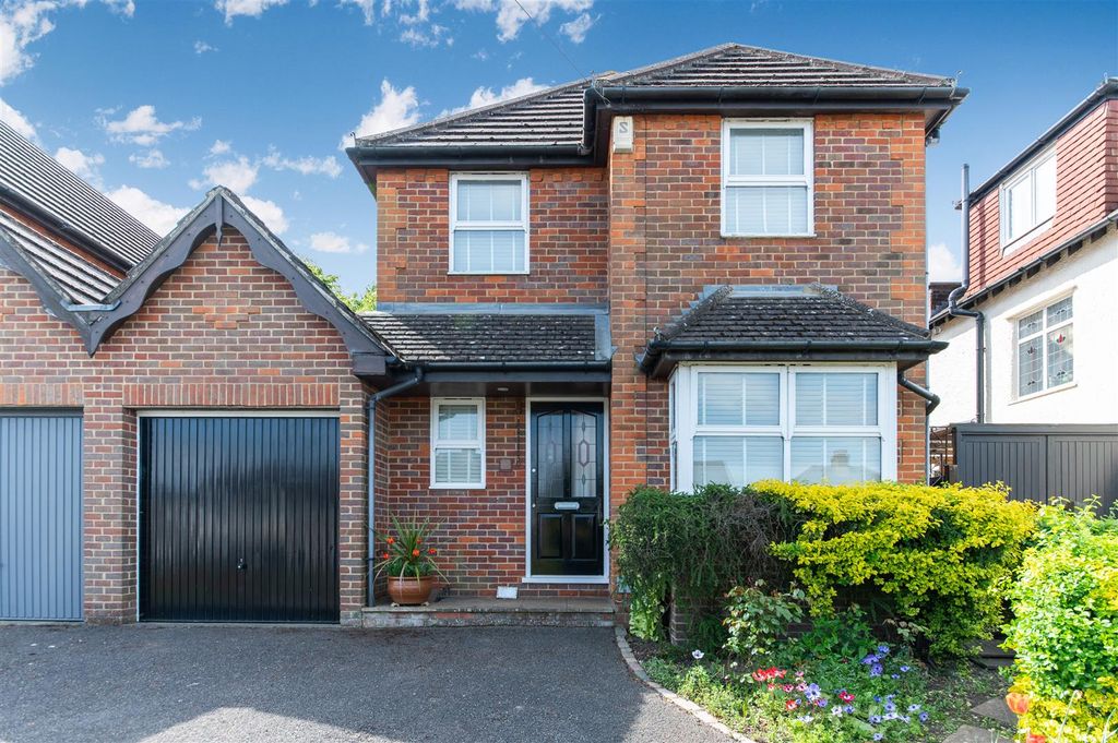Property photo 1 of 22 Winkworth Road,82-50.Jpg