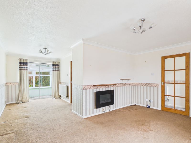 Property photo 3 of 11 Lounge/Diner