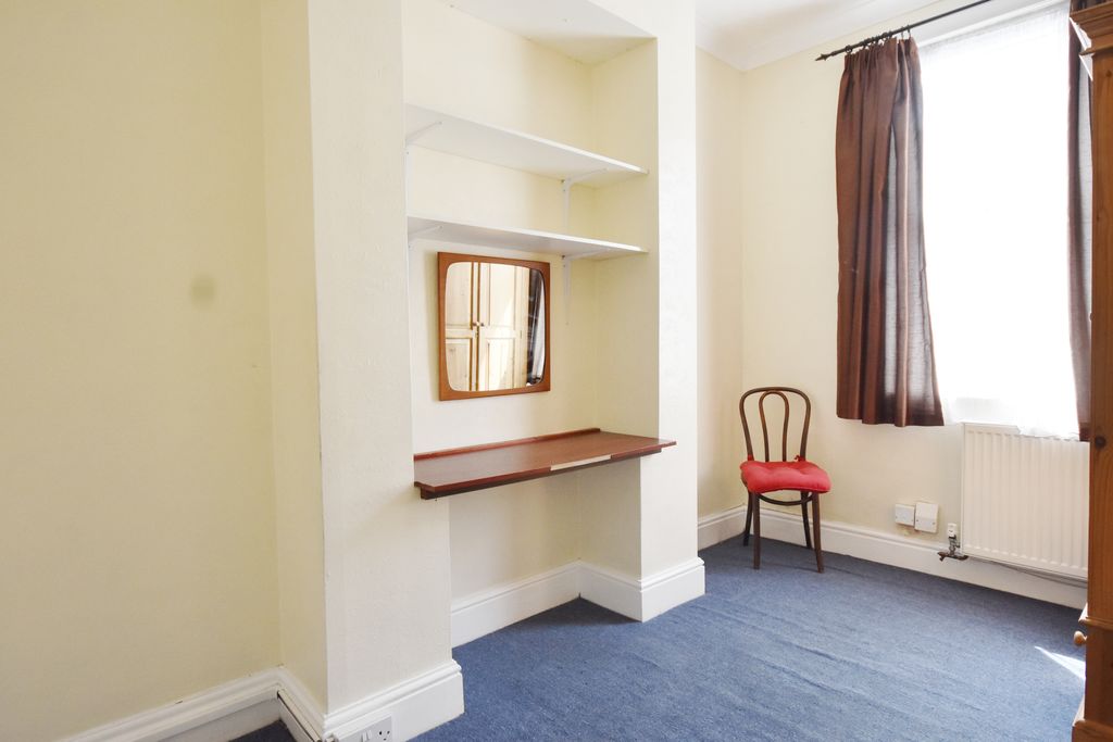 Property photo 3 of 11 Living Room 2