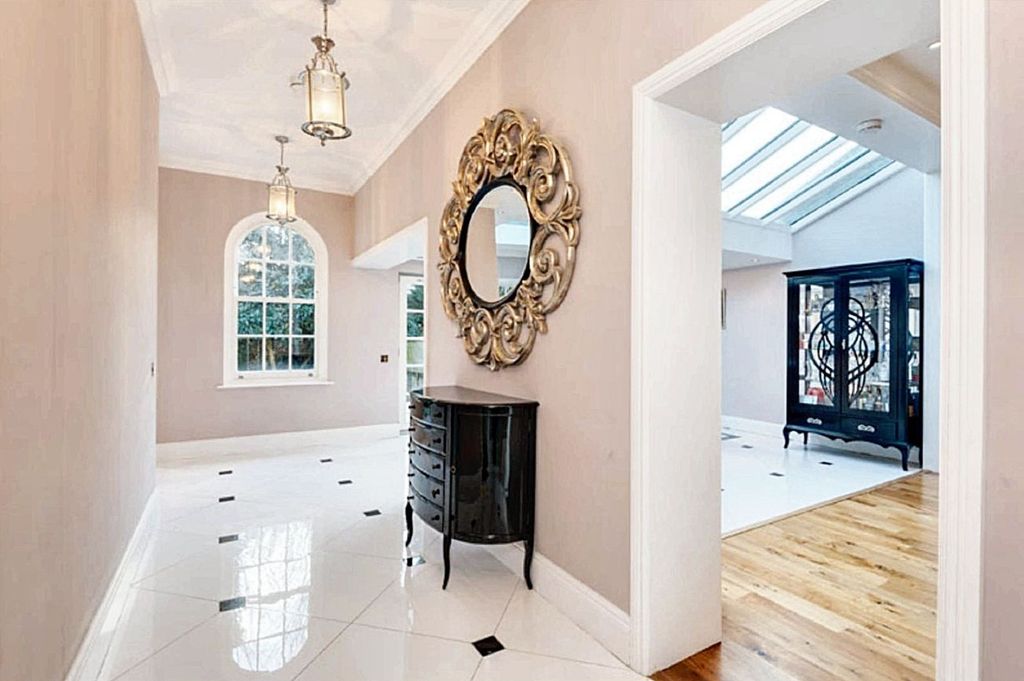 Property photo 3 of 11