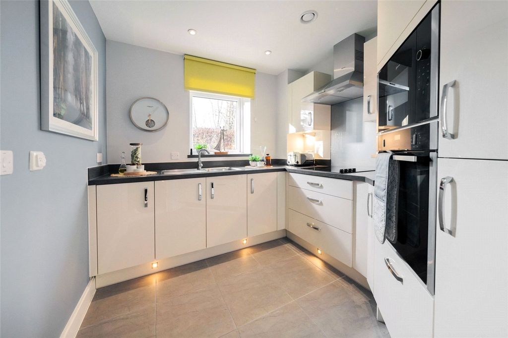Property photo 3 of 15 Kitchen