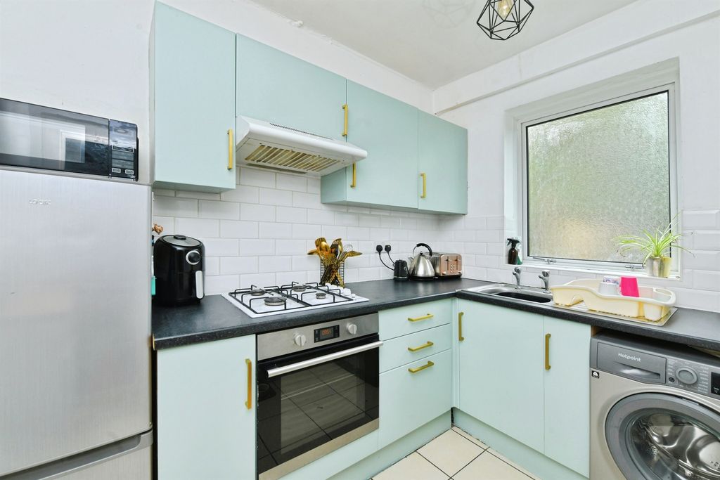 Property photo 3 of 19