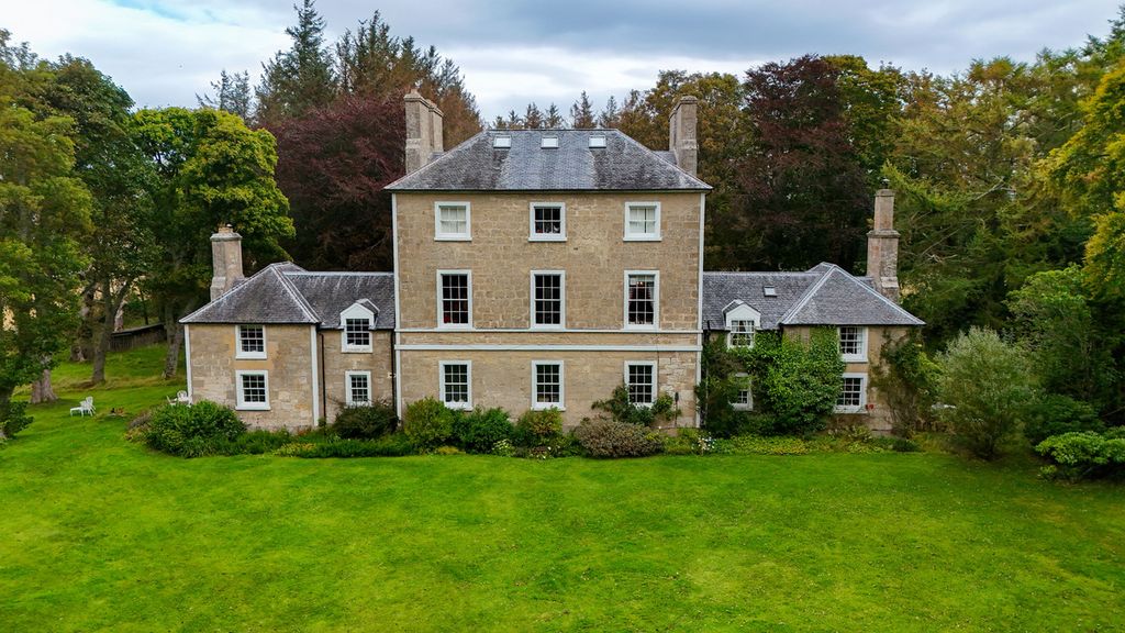 Property photo 1 of 33