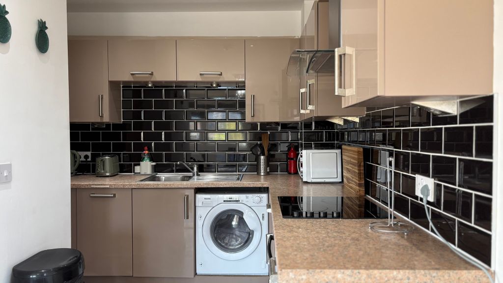 Property photo 2 of 21 Kitchen