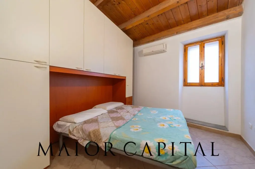 Property photo 2 of 11 <Alttext/>