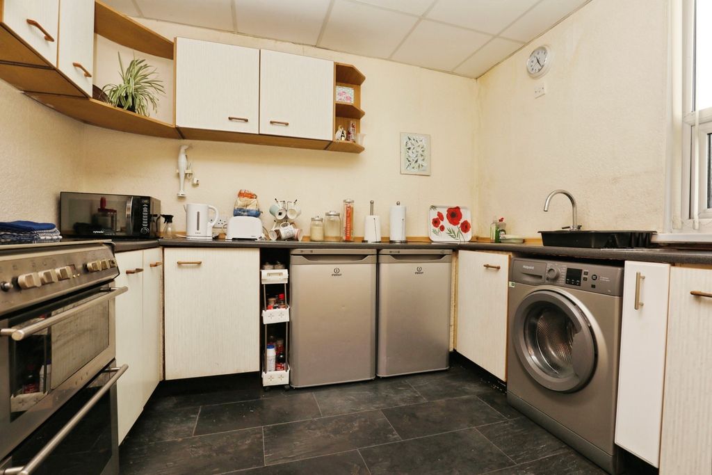 Property photo 3 of 12 Photo