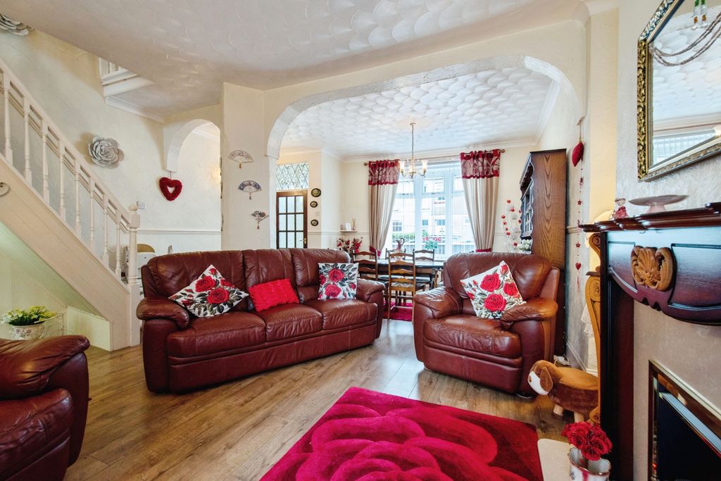 Property photo 2 of 15 Lounge/Dining Room