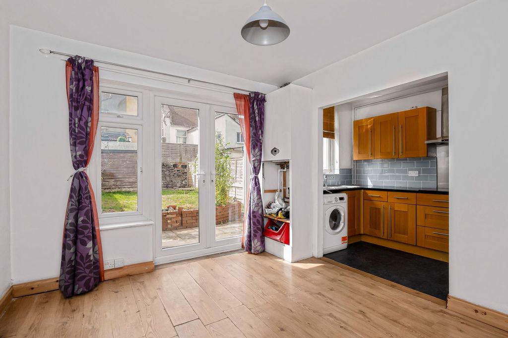 Property photo 3 of 22 Photo 4