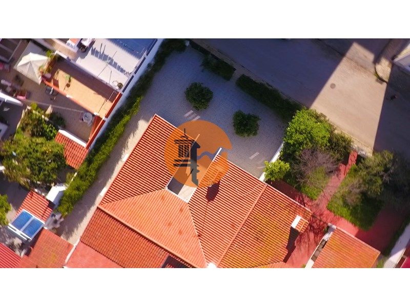 Property photo 2 of 52