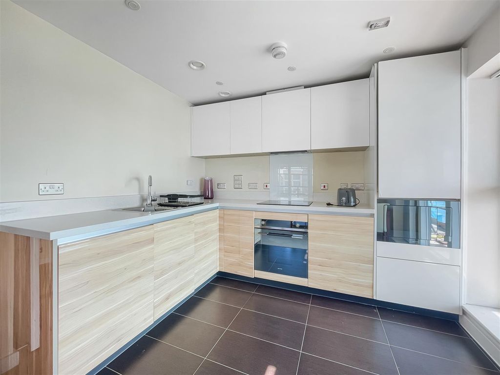 Property photo 2 of 9 Kitchen