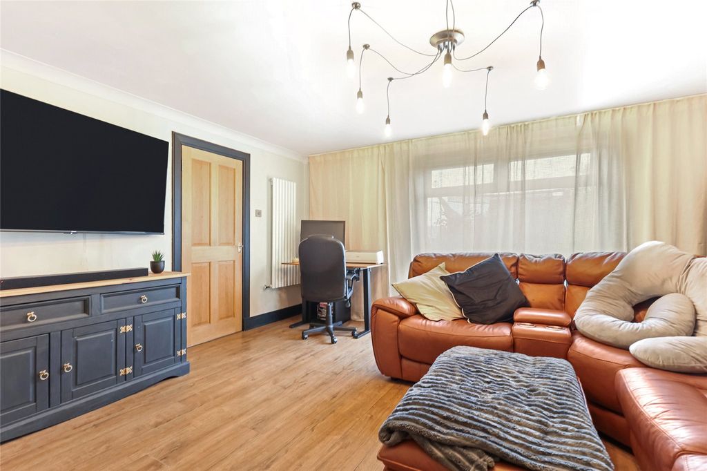 Property photo 2 of 19 Picture No. 05