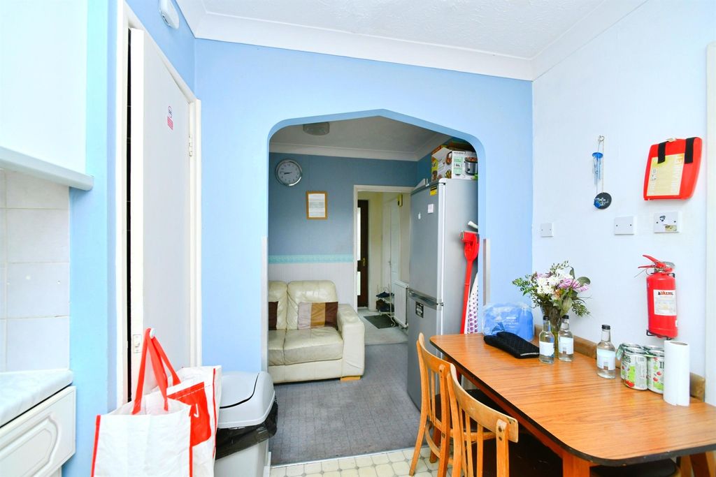 Property photo 3 of 22