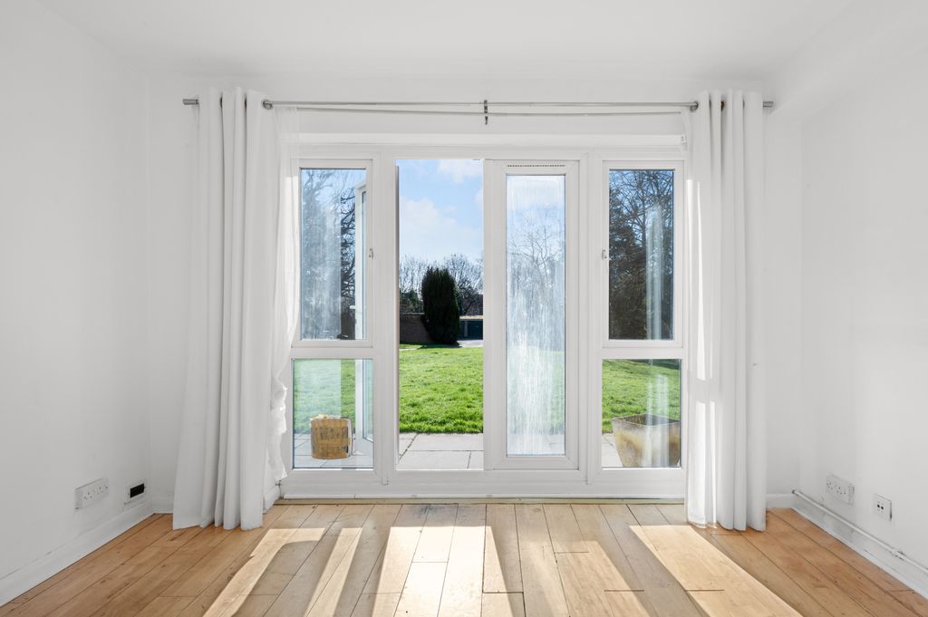 Property photo 3 of 9 Picture No. 06