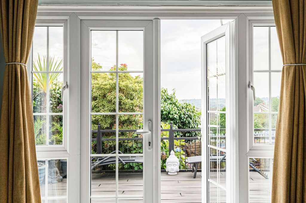 Property photo 3 of 21