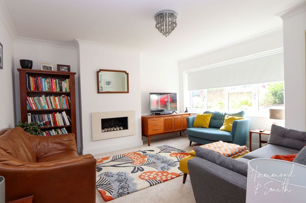 Property photo 3 of 15