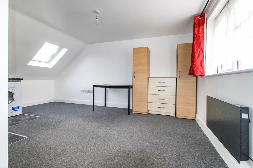 Property photo 3 of 6 Img 1329