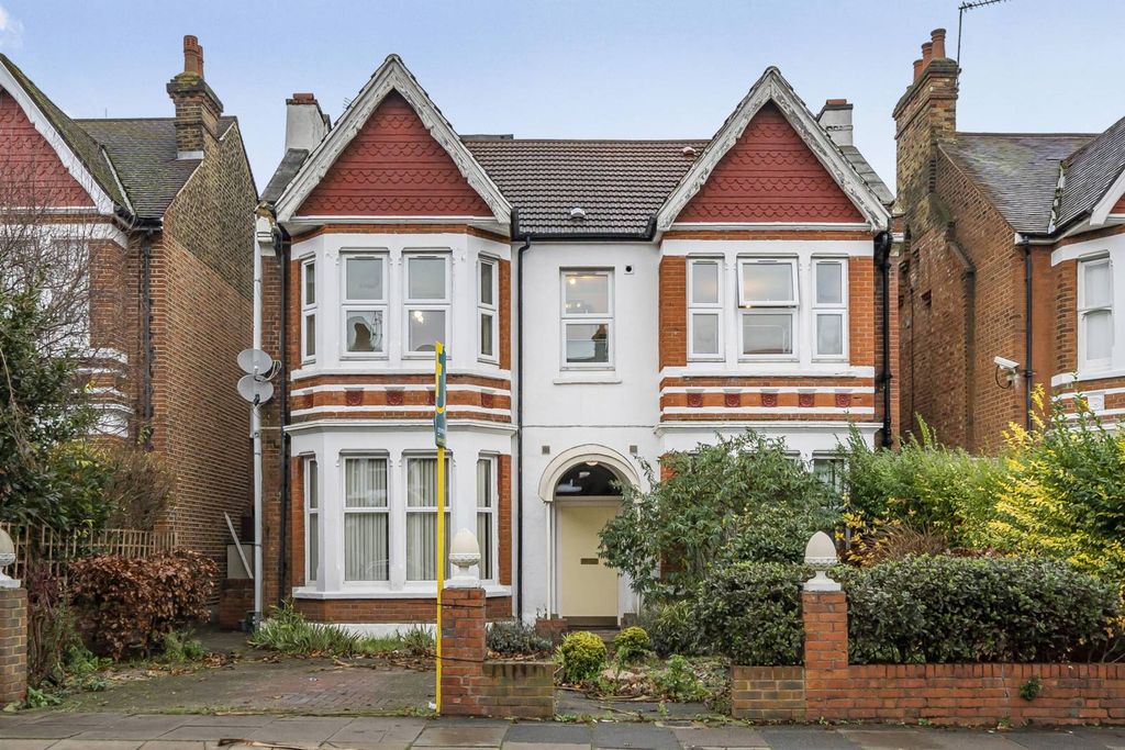 Property photo 2 of 11