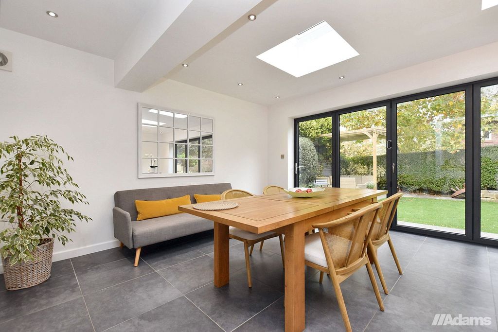 Property photo 2 of 26