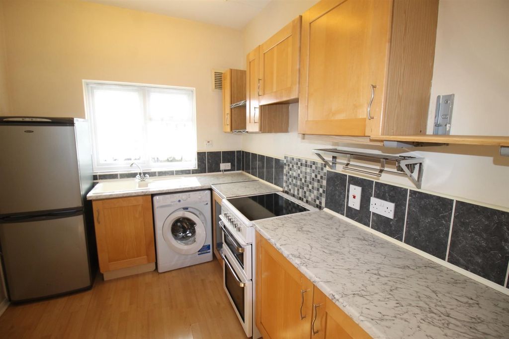 Property photo 3 of 6 660Xcuhxyzghb_8Flmz5Yyqdqg4.Jpg