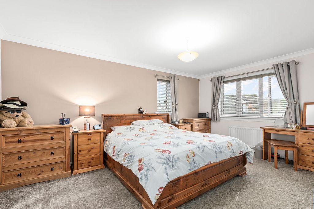 Property photo 3 of 23