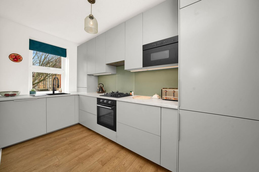 Property photo 2 of 25