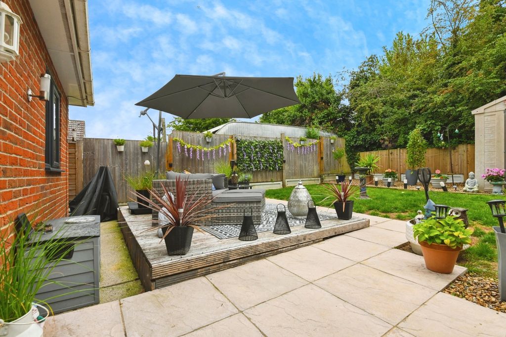 Property photo 2 of 19 Garden