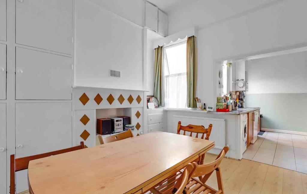 Property photo 3 of 6