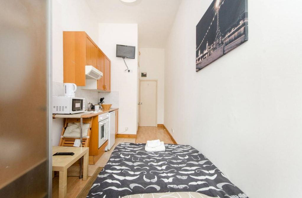 Property photo 1 of 6 Studio To Rent West Cromwell Road, Earls Court Sw5