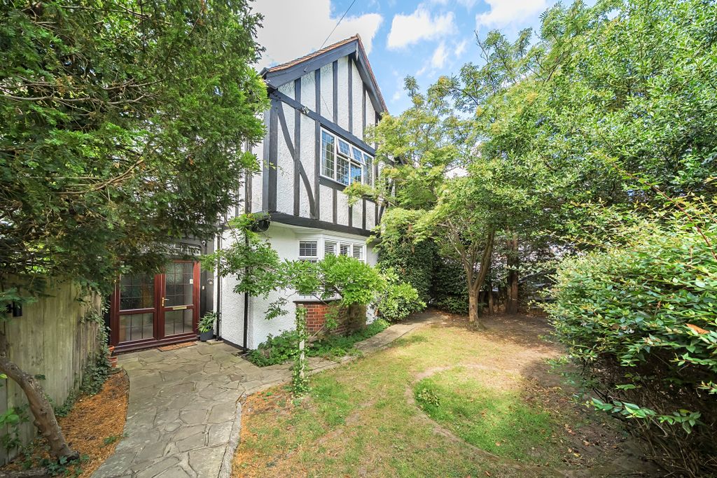 Property photo 1 of 23