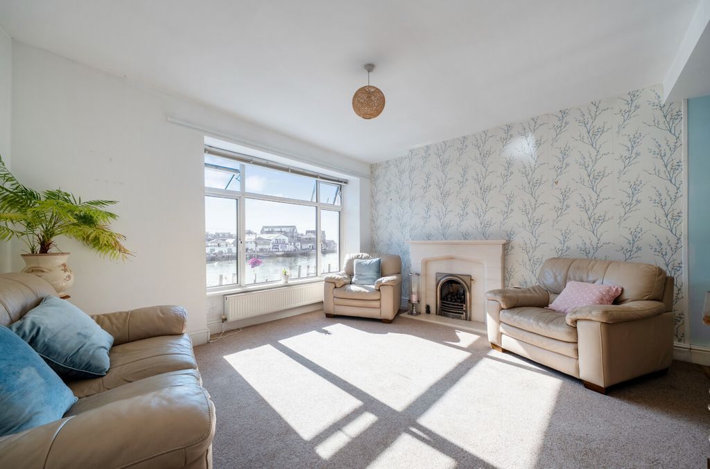 Property photo 3 of 12 1484225-12-6A4cc0...