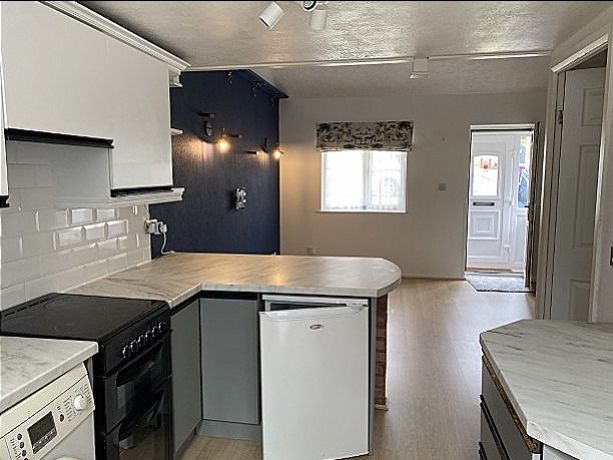 Property photo 2 of 11 Img_2009