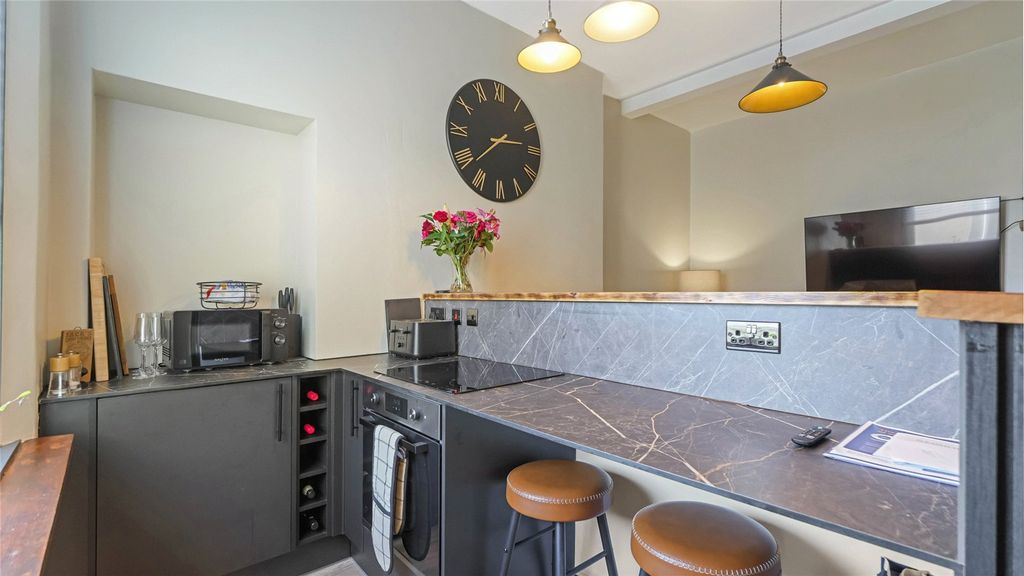 Property photo 3 of 19 Picture No. 31