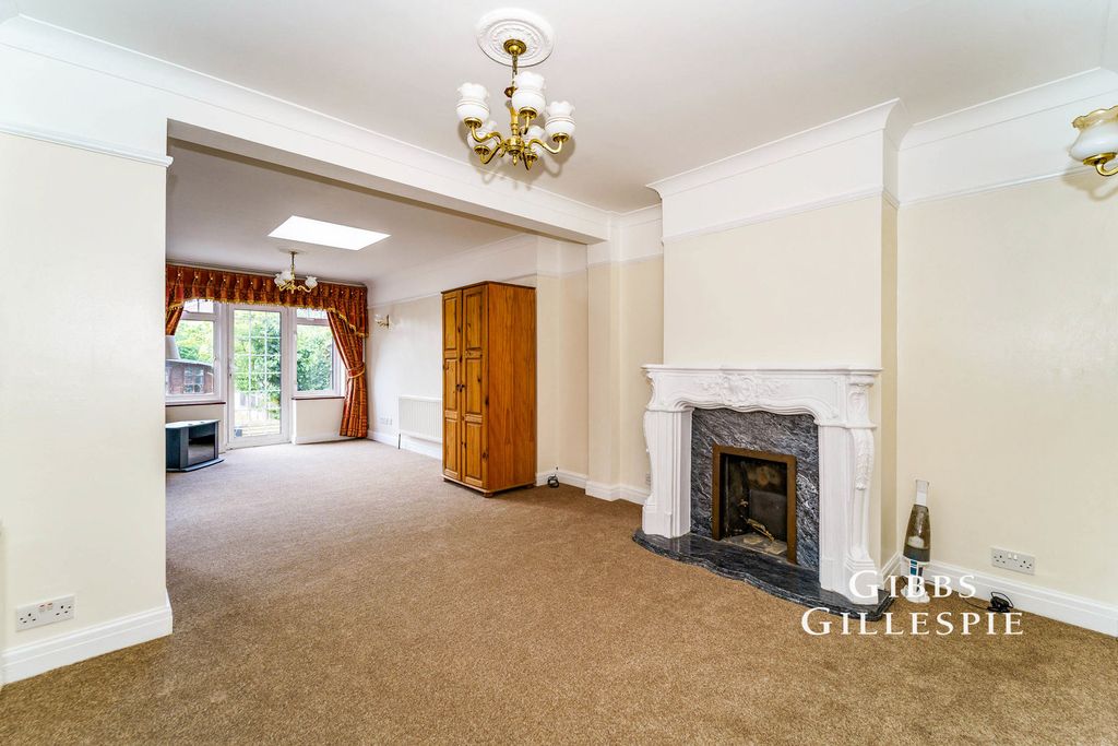 Property photo 1 of 10 Photo