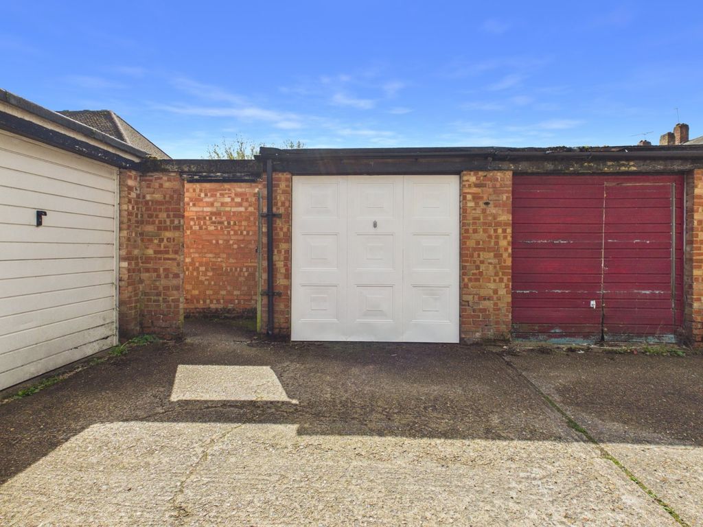 Additional image 8 of 2 bed flat for saleThe Broadway, Farnham Common, Buckinghamshire SL2