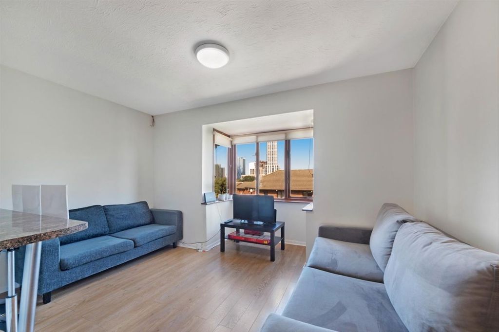 Property photo 2 of 5