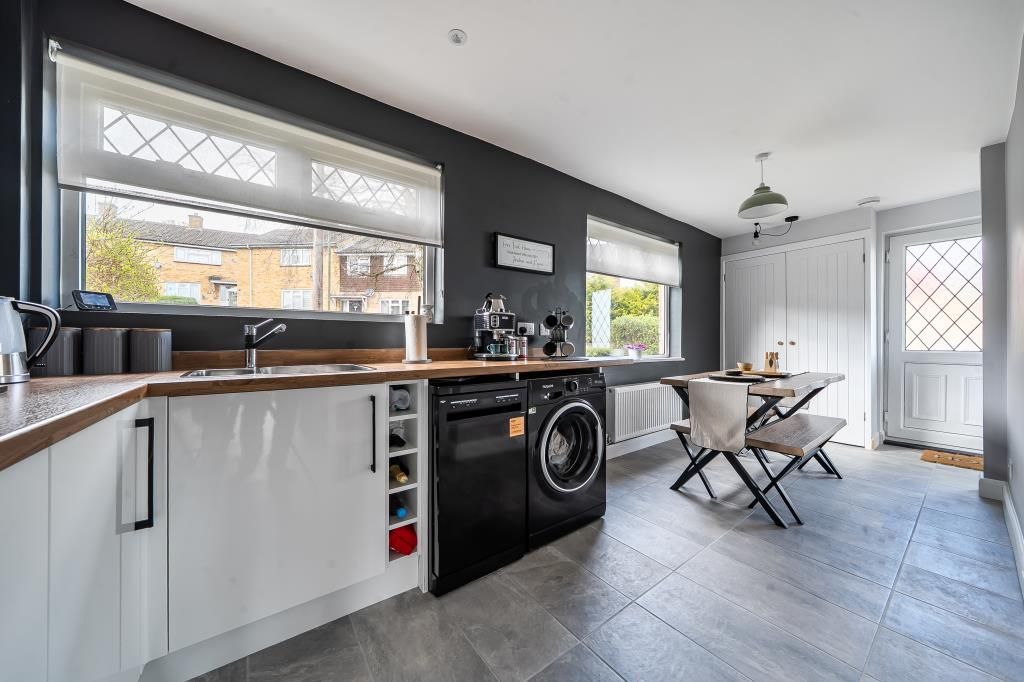 Property photo 3 of 20 Kitchen