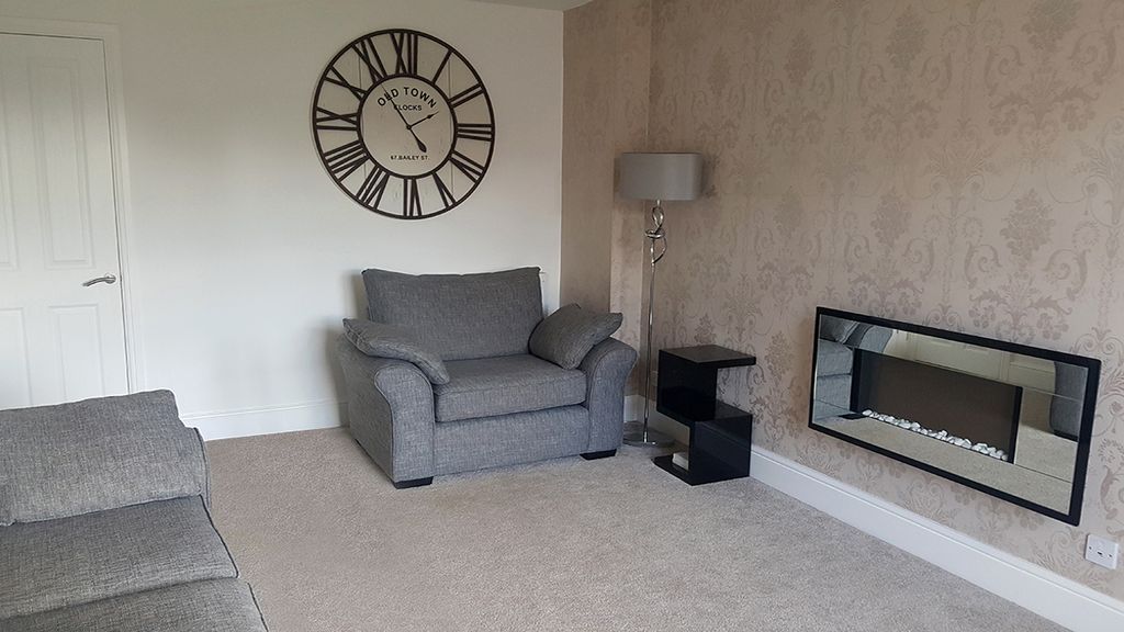 Property photo 2 of 12 Living Room