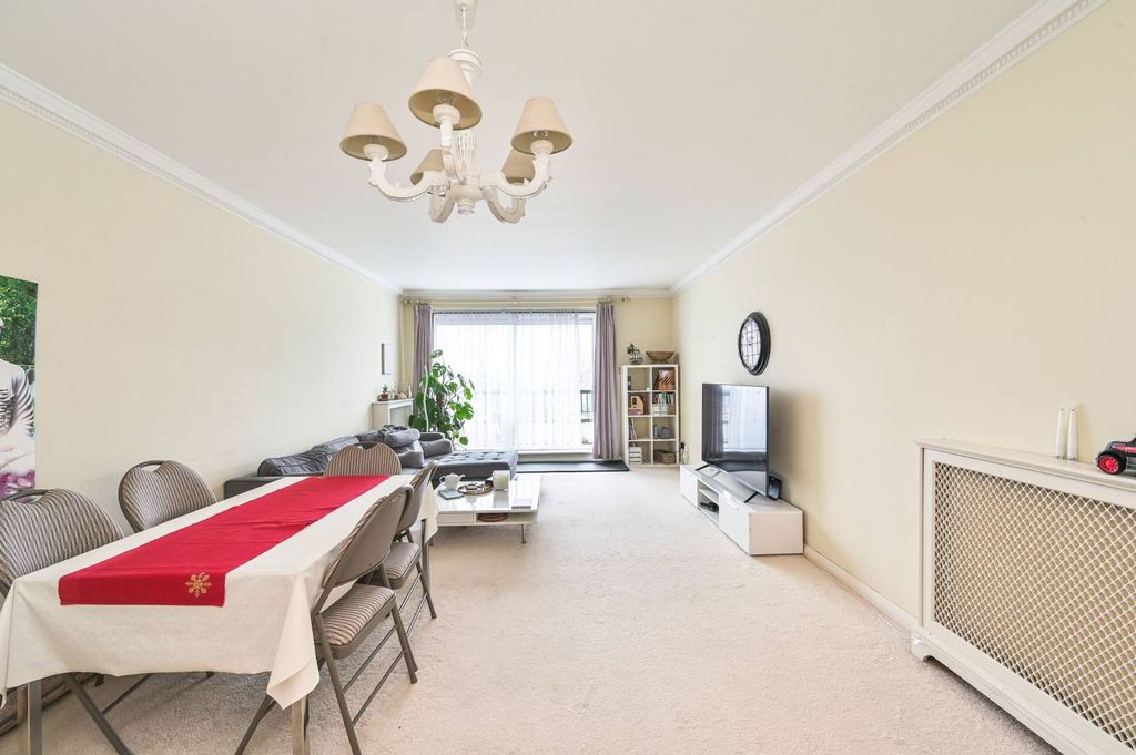 Property photo 2 of 11