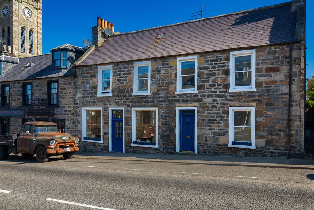 Property photo 1 of 30