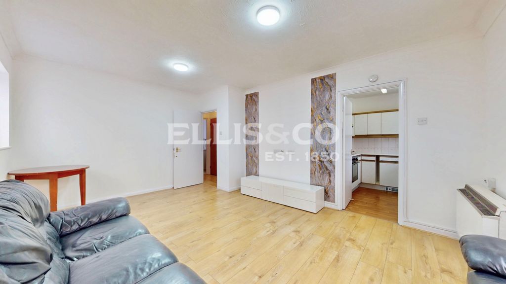 Property photo 3 of 17 Picture No. 24