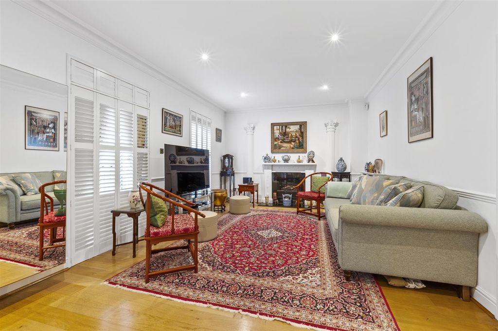 Property photo 2 of 29 5 Rydon Mews,12.Jpg