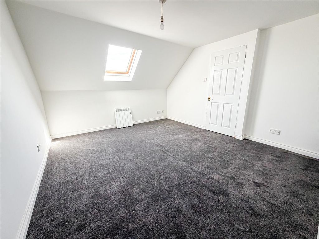 Property photo 3 of 23 Bedroom Two