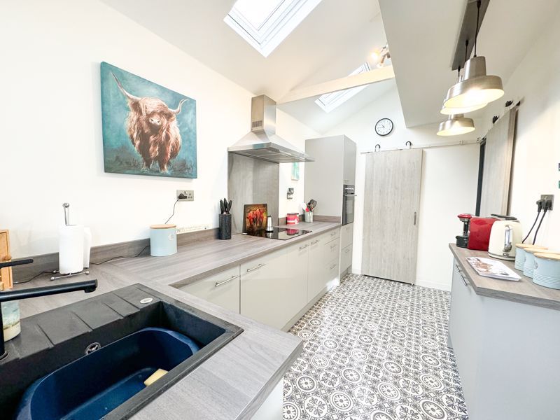 Property photo 2 of 14 Kitchen