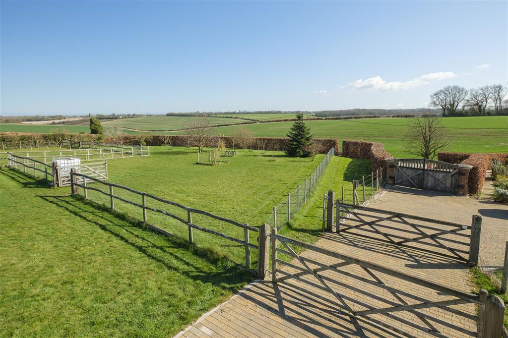 Property photo 3 of 33