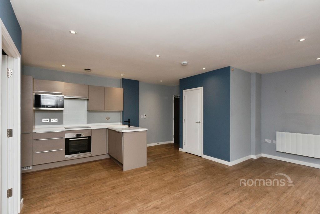Property photo 3 of 8 Pbox-Img.Jpg