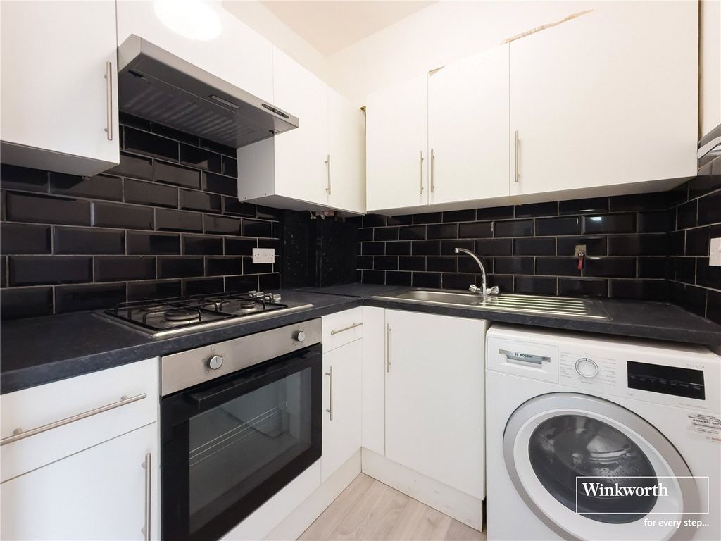 Property photo 1 of 4 Kitchen