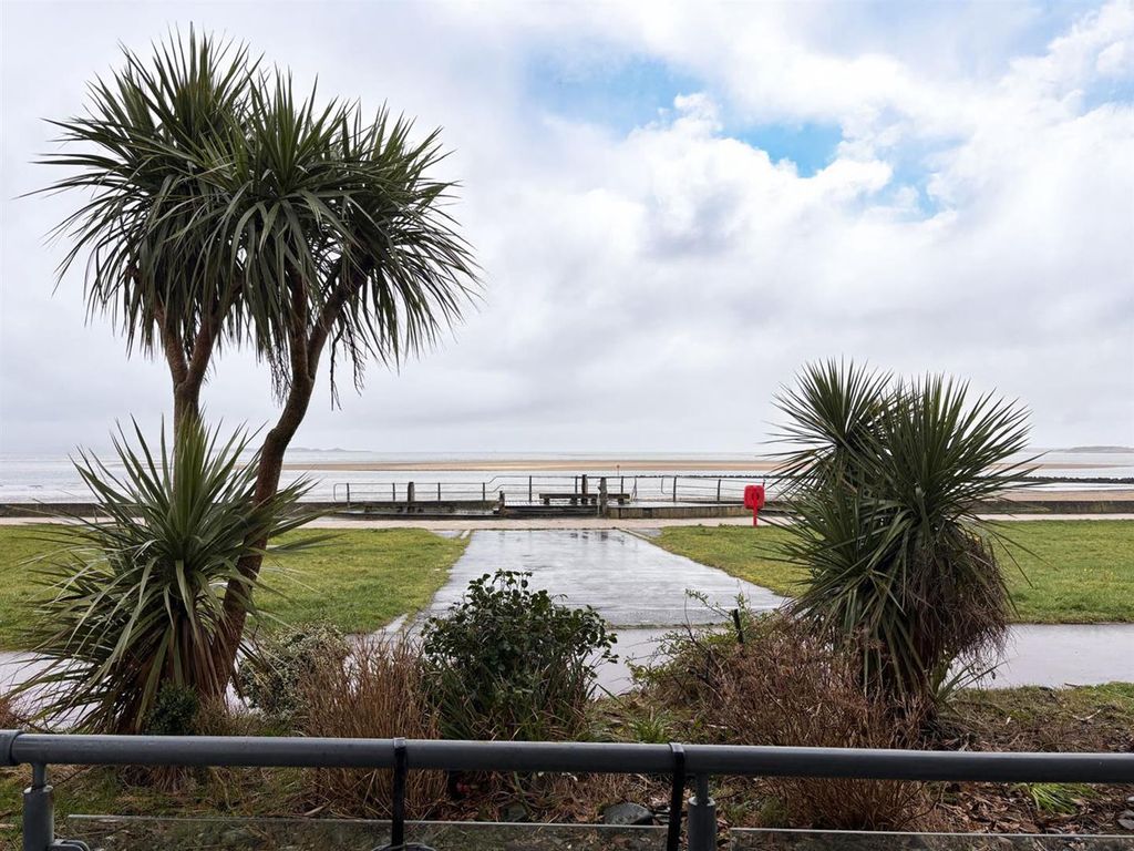 Additional image 10 of 2 bed flat for salePentre Doc Y Gogledd, Llanelli SA15