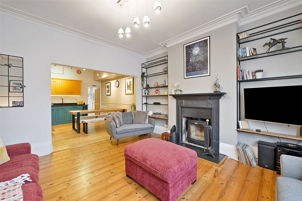 Property photo 3 of 15 Sitting Room