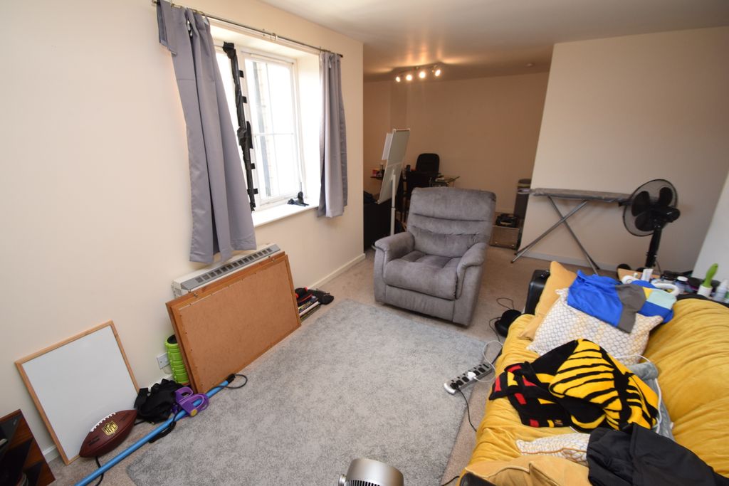 Property photo 3 of 11